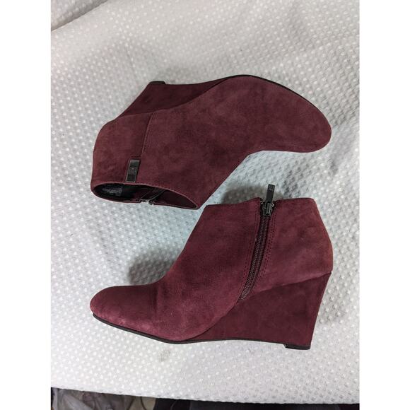 ANNE KLEIN! BURGUNDY RED GENUINE SUEDE LEATHER WEDGE HEEL ANKLE BOOTS! SZ 9M - Picture 7 of 10